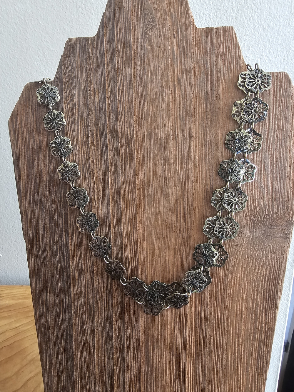 Floral Link Necklace - Picture 2 of 2